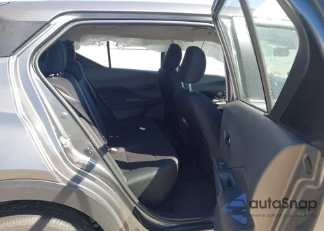 2025 Nissan Kicks Play S z USA, uszkodzony, nr VIN 3N1CP5BV4SL481376